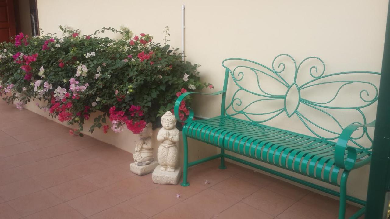 Butterfly Garden Boutique Residences Large Luxury Apts And Villas A Lifetsyle Destination By Neang, Everything You Need All Right Here 1-3 Bedrooms 110 To 190 Sq Mtrs, 2 Full Bathrooms, Rain Shower, Spa Bath, Bbq, Free Wifi, Staff 24-7, Close To Beac Pattaya Ngoại thất bức ảnh